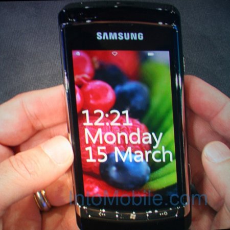 Samsung Omnia HD i8910 -    Windows Phone 7