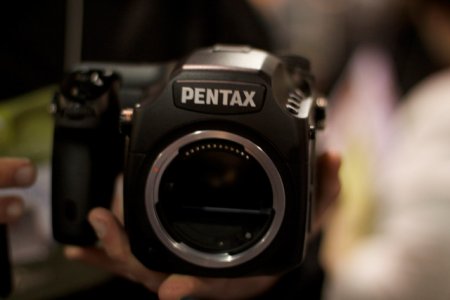 Pentax 645D - 40-   (3  + )