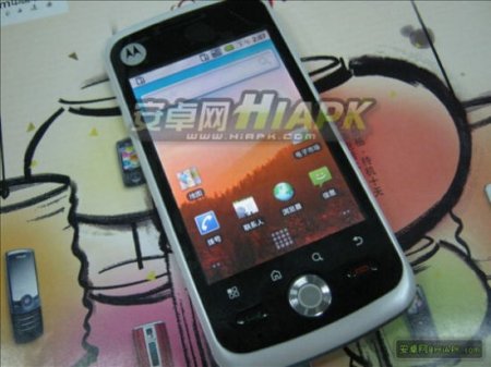 Motorola XT502 -     (4 )