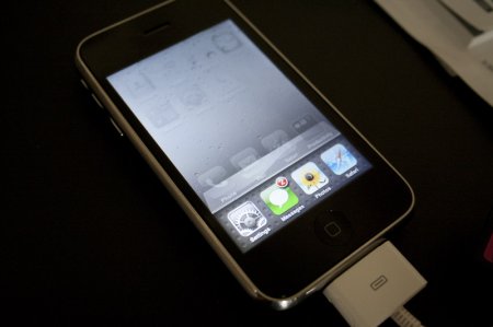  iPhone 4G HD    Apple (16  + )