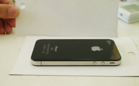 iPhone 4G -     (8 )