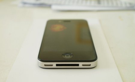 iPhone 4G -     (8 )