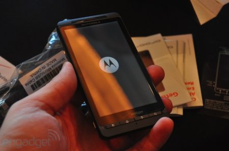 Официальный анонс Motorola Droid X (7 фото)