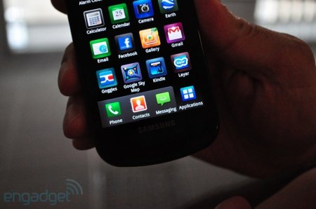 Samsung Epic 4G - мощный коммуникатор для CDMA сетей (10 фото)