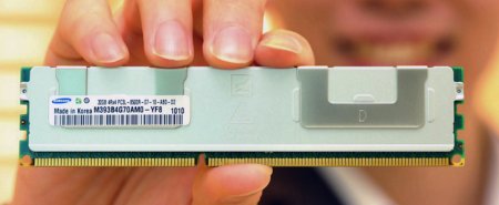 Samsung анонсировал выпуск модулей памяти на 32GB