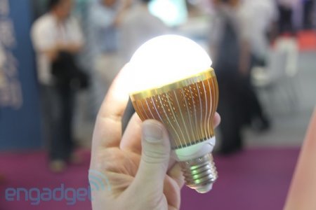 Lite-On Mobile Lamp - лампочка со встроенным аккумулятором (видео)