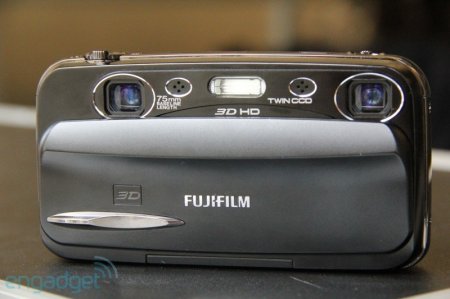 Fujifilm FinePix Real3D W3 - живые фото 3D HD видеокамеры