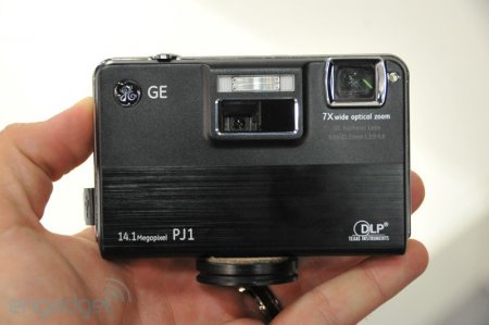 GE PJ1 – камера со встроенным пико-проектором (10 фото + видео)