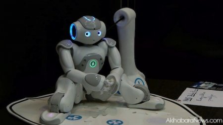 Робот Nao получил новую зарядную станцию и управление (3 видео)